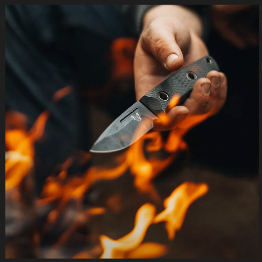 Benchmade Mini Bushcrafter CPM-CruWear Black Carbon Fiber 165BK 7