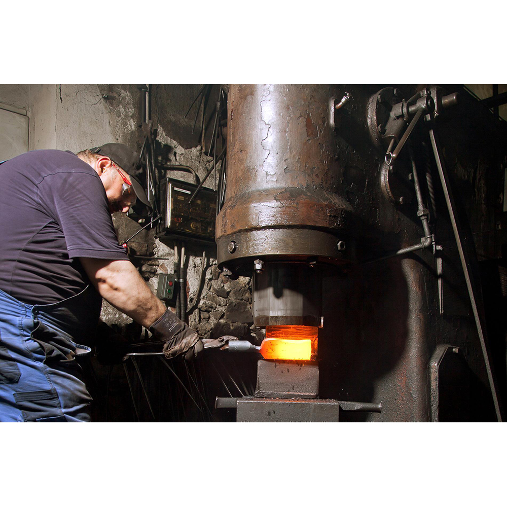 Кована Вила Krumpholz с пружинно гнездо 4 байонетни зъбци и Т-образна дръжка от ясен 6