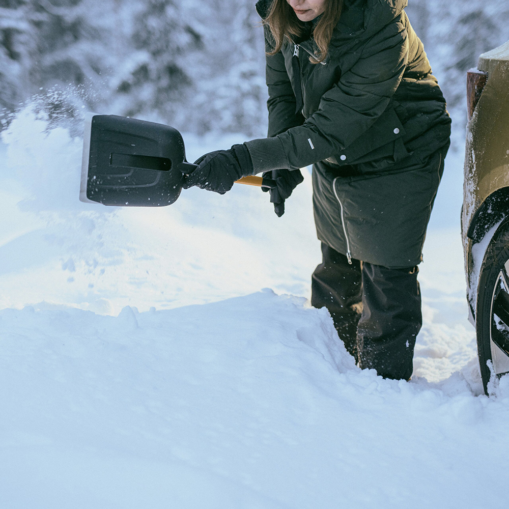 Лопата за кола Fiskars Plus 3